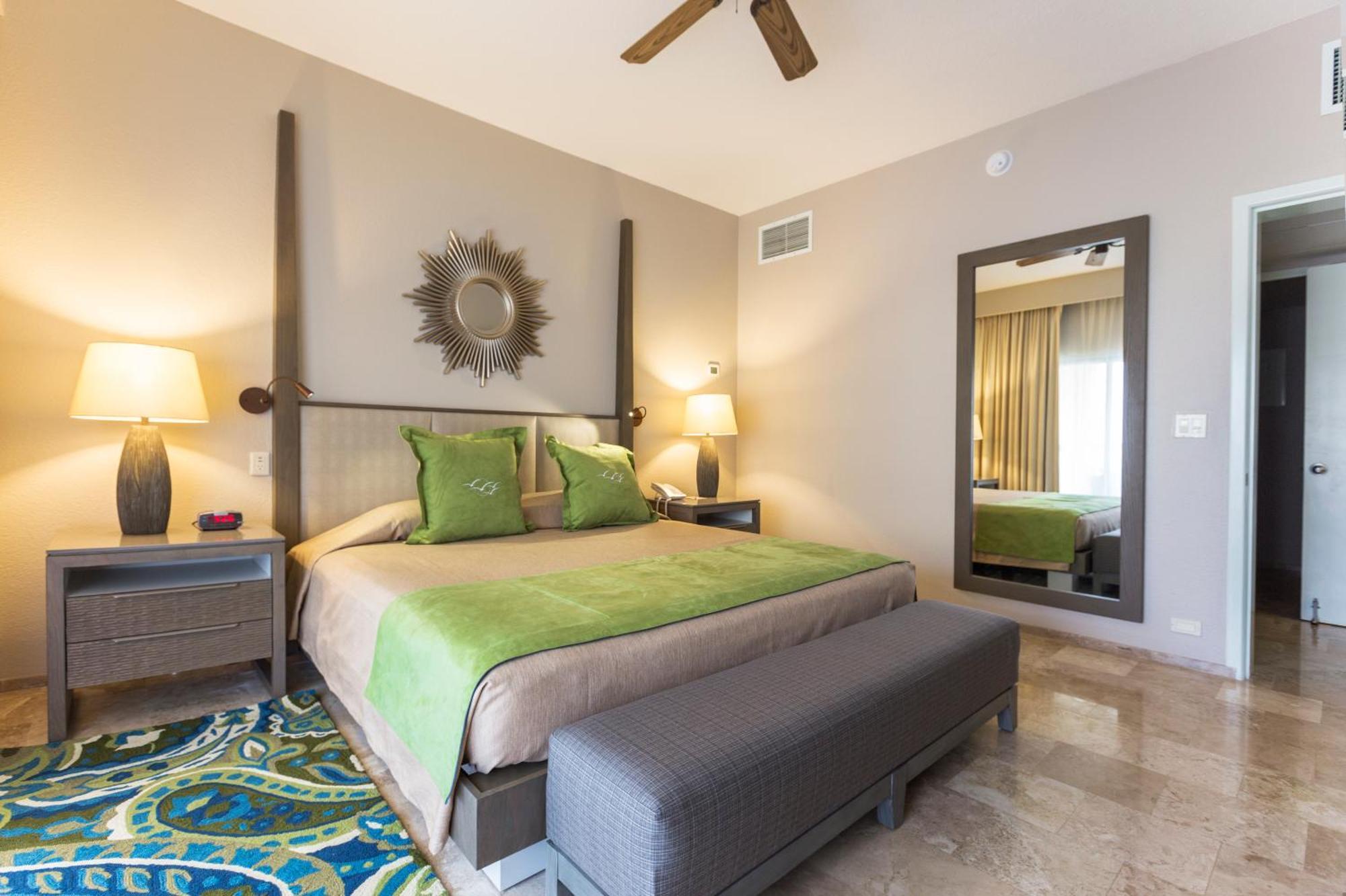 Deluxe One Bedroom Suite,1273533985:JPEG